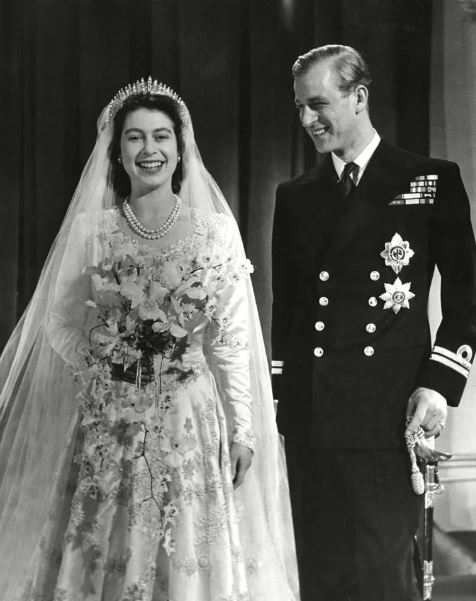 Супруг королевы Великобритании ушел из жизни на 99 году жизни, не дожив двух месяцев до своего 100-летнего юбилея.